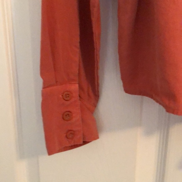 ✨Cloth & Stone Coral Color Long Sleeve Button Down Blouse Top Size Medium M✨ - Picture 9 of 12